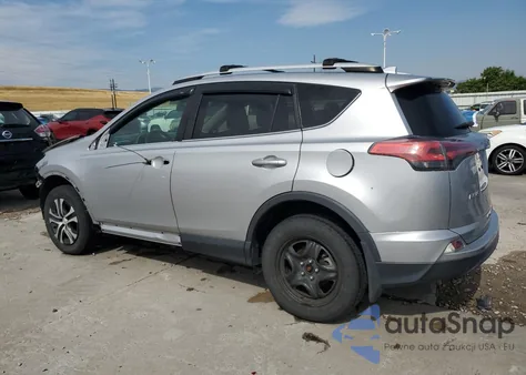 2016 Toyota Rav4 Le z USA, uszkodzony, nr VIN 2T3BFREV2GW508900